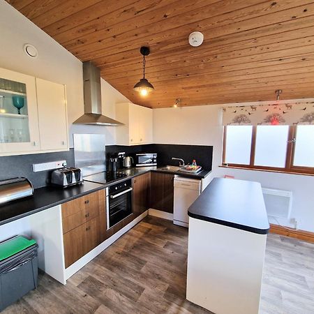 Ochil 8 With Private Hot Tub - Fife - Loch Leven - Lomond Hills Vila Kelty Exterior foto