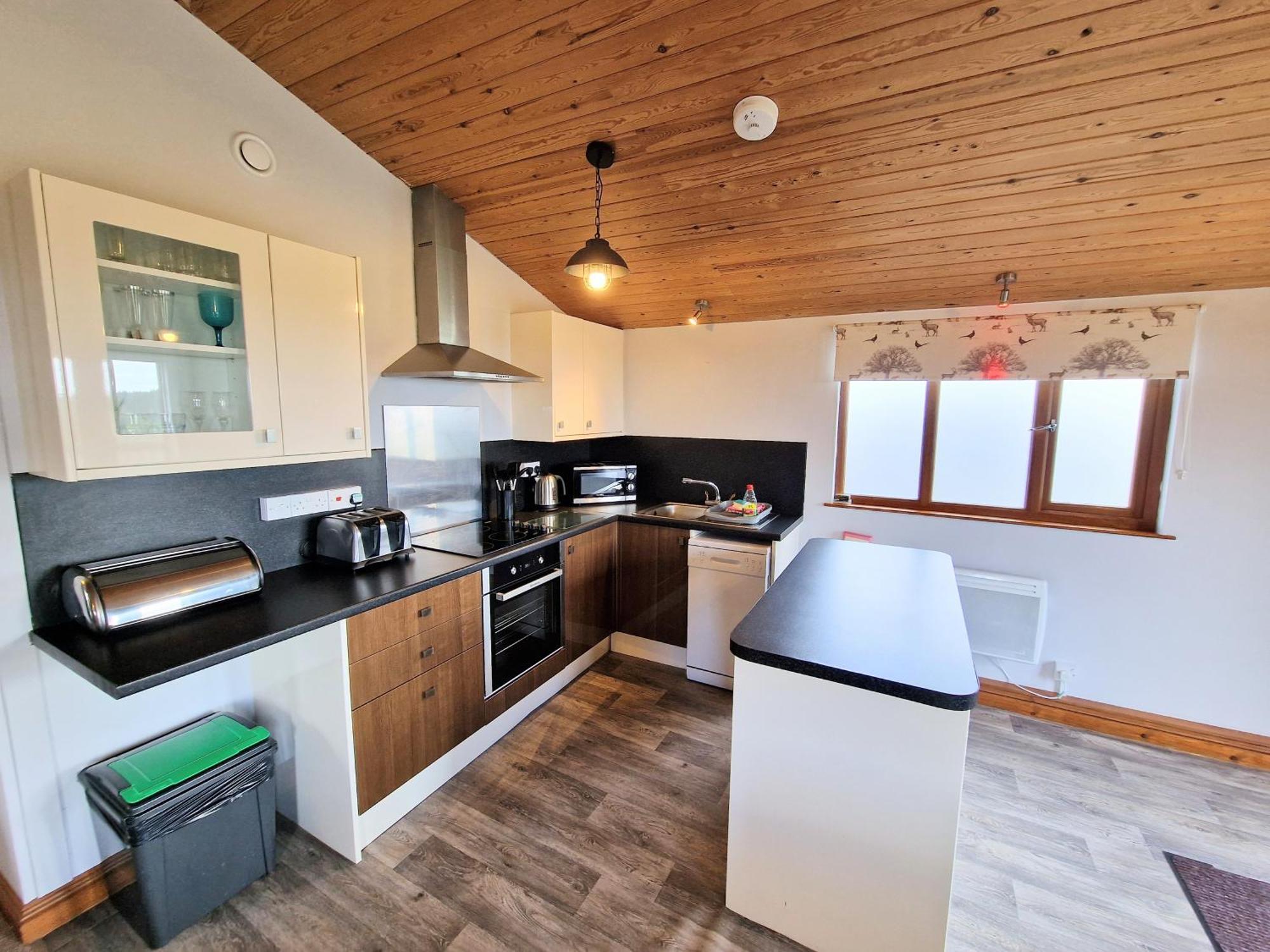 Ochil 8 With Private Hot Tub - Fife - Loch Leven - Lomond Hills Vila Kelty Exterior foto