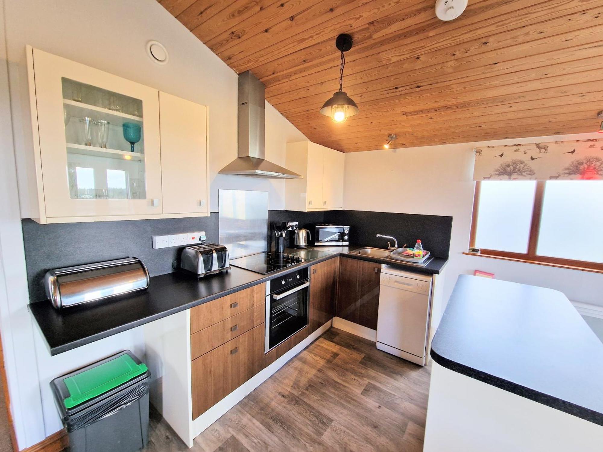Ochil 8 With Private Hot Tub - Fife - Loch Leven - Lomond Hills Vila Kelty Exterior foto