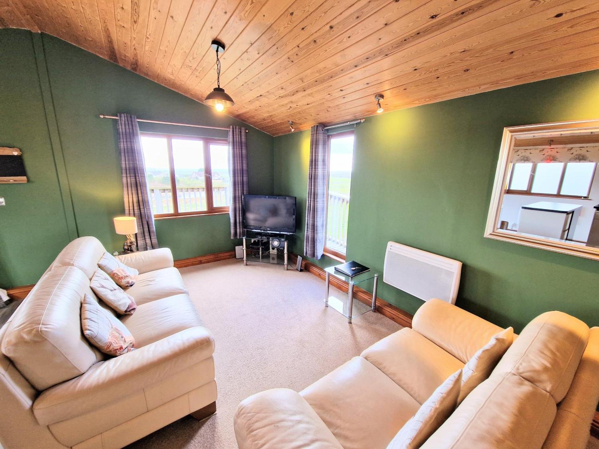 Ochil 8 With Private Hot Tub - Fife - Loch Leven - Lomond Hills Vila Kelty Exterior foto