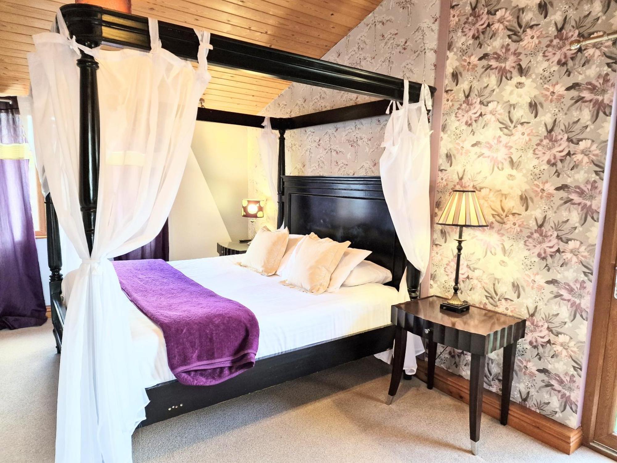 Ochil 8 With Private Hot Tub - Fife - Loch Leven - Lomond Hills Vila Kelty Exterior foto